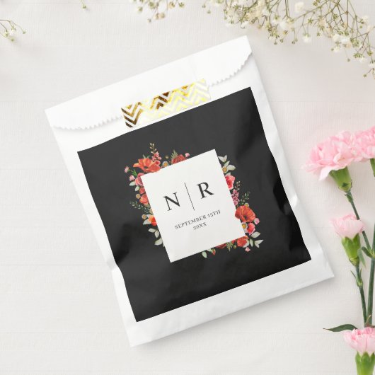 Monogram bruiloft Delicate popy Dark Wedding Bedankzakje (Gezegeld)