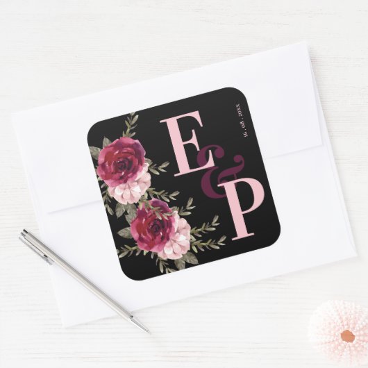 Monogram Burgundy Blush Pink Floral Weddenschap Vierkante Sticker (Envelop)