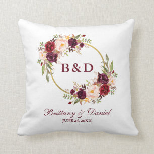 Monogram Burgundy Floral Wreath Wedding Kussen