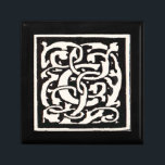 Monogram C Art Nouveau Letter Cadeaudoosje<br><div class="desc">Art nouveau Letters - Monogrammen van de Beweging Kunst & Kunsten Deze letter C is een robuust monogram C omringd door een handgetekend wijnpatroon,  voor het eerst gepubliceerd in 1901 in de kunst en de ambachtelijke beweging in de stijl van art nouveau patroon.</div>