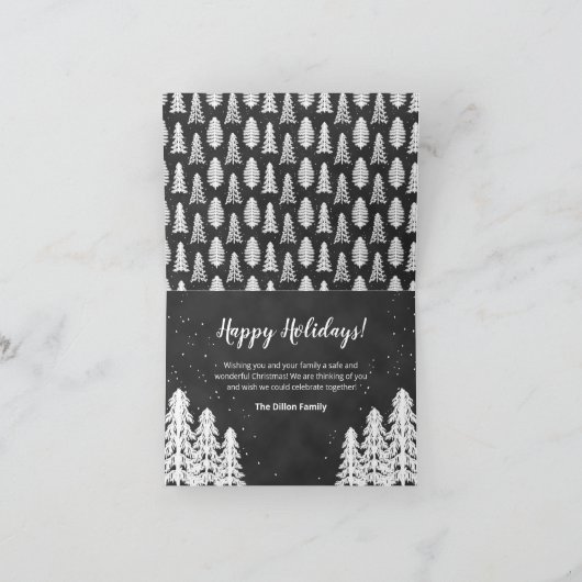 Monogram Chalkboard Snowy Pine Tree Forest 3-foto Feestdagen Kaart (Binnen)