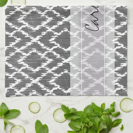 Monogram Charcoal Gray Tribal Ikat Diamond Pattern Theedoek (Gevouwen)