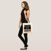 Monogram Chevron en Foral Pattern Canvas tas (Voorkant (model))
