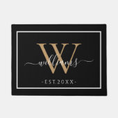 Monogram Chic Gold Script Names Wedding Date Black Deurmat (Voorkant)