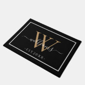 Monogram Chic Gold Script Names Wedding Date Black Deurmat (Schuin)