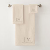 Monogram chique beige bad handdoek (Insitu)