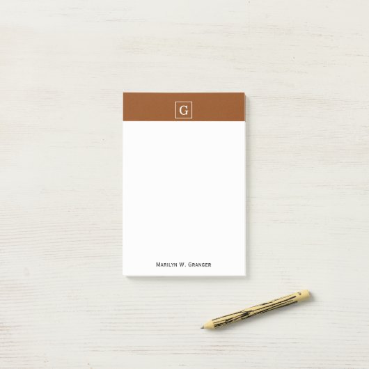 Monogram Chocolade Brown White Initiaal Post-it® Notes (Op bureau)