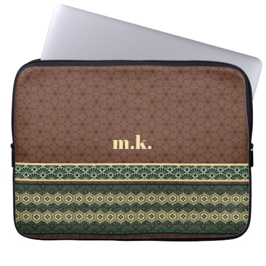 Monogram Classic Red Green Kikkou Pattern Laptop Sleeve (Voorkant)