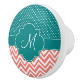 Monogram Coral Chevron met Blauwgroen Polka Dot Pa Keramische Knop (Rechts)