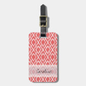Monogram Coral Pink Tribal Ikat Diamond Patroon Bagagelabel (Voorkant verticaal)