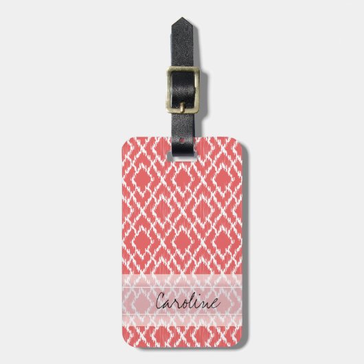 Monogram Coral Pink Tribal Ikat Diamond Patroon Bagagelabel (Voorkant verticaal)