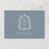 Monogram Crest Dusty Blue Wedding Details Informatiekaartje (Achterkant)