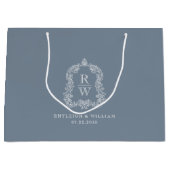 Monogram Crest Dusty Blue Wedding Groot Cadeauzakje (Voorkant)