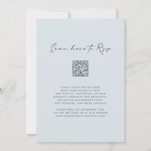 Monogram Crest QR Code RSVP Dusty Blue Wedding Kaart (Achterkant)
