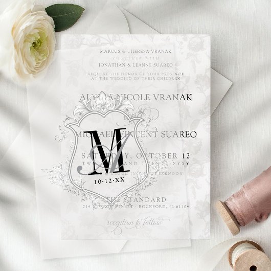  Monogram Crest Wedding Overlay Vellum Uitnodigingen
