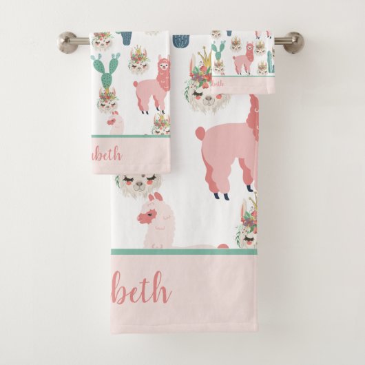 Monogram Cute Pink Llama's Green Cactus Trendy Bad Handdoek (Insitu)