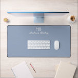 Monogram Decoratieve Typografie Dusty Blue Bureaumat<br><div class="desc">Monogram Decoratieve Typografie Stoffige Blauwe Bureaumat</div>