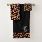Monogram Dierenprint Roze Sinaasappel Zwart Bad Handdoek (Insitu)