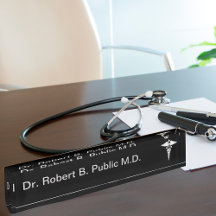 Monogram Doctor Desk Name Bord