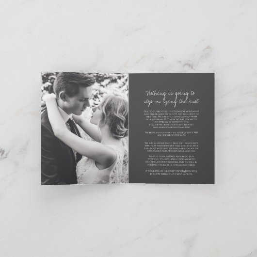 Monogram donkergrijze witte bladbruiloft live stre aankondiging (Binnen)