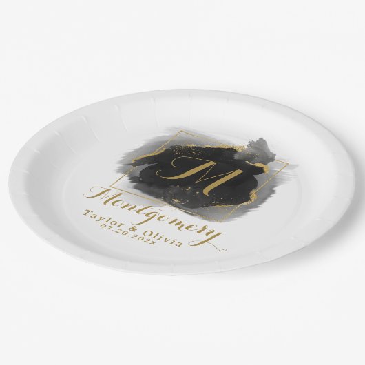 Monogram dramatische zwarte en gouden bruiloft papieren bordje (Gekanteld)