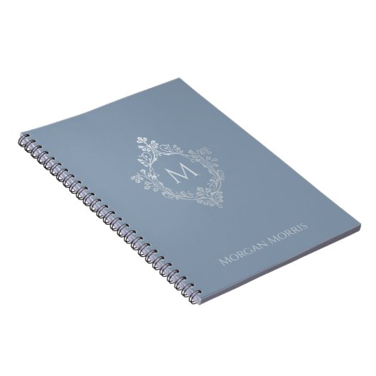 Monogram Dusty Blue Elegant  Crest en Naam Notitieboek (Rechterzijde)