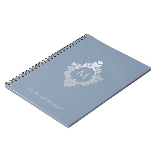 Monogram Dusty Blue Elegant  Crest en Naam Notitieboek (Linkerzijde)