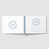 Monogram Dusty Blue Floral Wreath Wedding Gastenboek (Volledig)