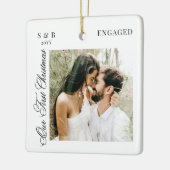 Monogram Eerste Kerst Verloving Script Foto Keramisch Ornament (Links)