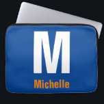 Monogram Eigen naam Initiaal Modern Plain Minimali Laptop Sleeve<br><div class="desc">U kunt de informatie met uw eigen persoonlijke informatie met gemakkelijke en nuttige het uitgeven hulpmiddelen veranderen. Aldus, zult u een product hebben dat volledig uniek voor u is.</div>