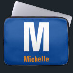 Monogram Eigen naam Initiaal Modern Plain Minimali Laptop Sleeve<br><div class="desc">U kunt de informatie met uw eigen persoonlijke informatie met gemakkelijke en nuttige het uitgeven hulpmiddelen veranderen. Aldus,  zult u een product hebben dat volledig uniek voor u is.</div>