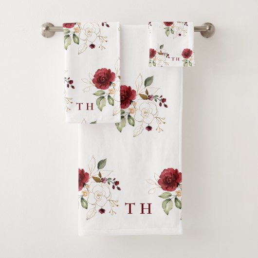Monogram Elegant Delicate Burgundy Gold Flowers Bad Handdoek (Insitu)