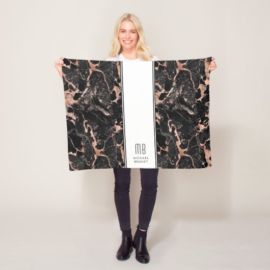 Monogram Elegant Roos Gold Black Marmer Fleece Deken (In situ)