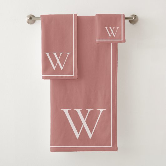 Monogram Elegant Rosy Bruin Minimalistisch Stijlvo Bad Handdoek (Insitu)