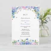 Monogram Elegante Blauwe Hortensia Rand Bruiloft Kaart (Staand voorkant)