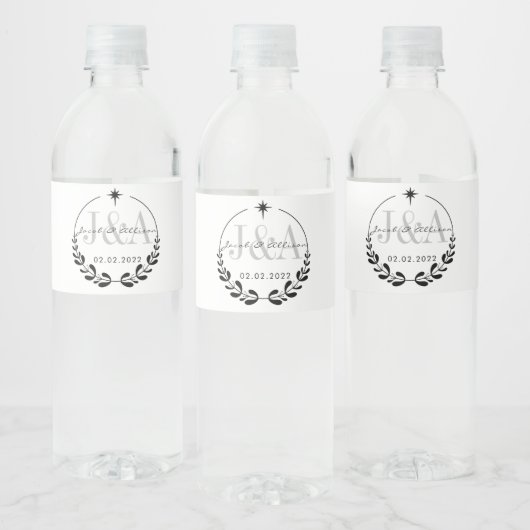 Monogram Elegante Moderne Bar Bruiloft gunst Waterfles Etiket (Flessen)