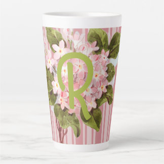 Monogram en bloemen op roze strepen latte mok