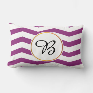 monogram en chevron gepatterd kussen