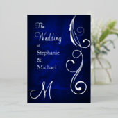 Monogram en draai op Blue Silver Wedding Folie Uitnodiging (Staand Voorkant)