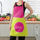 Monogram en naam gepersonaliseerde hot pink trendy schort<br><div class="desc">Vette levendige,  hete roze en gele geometrische kleurenblokken ontwerpen decoratief schort.          Personaliseer het met jouw naam en monogram!</div>