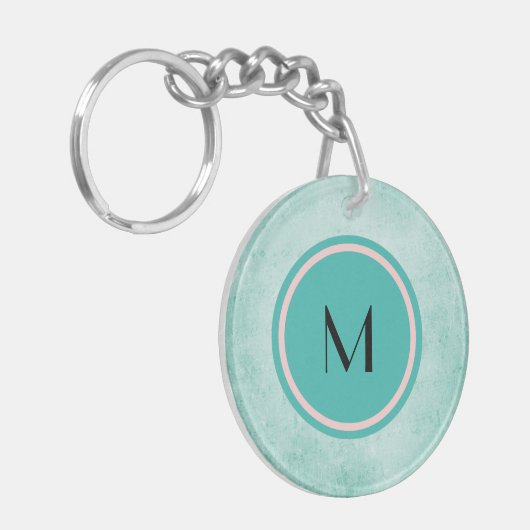 Monogram en vlinder plus jouw naam op rug sleutelhanger (Voorkant Links)