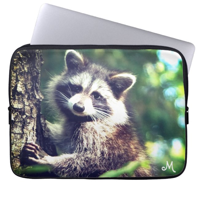 Monogram en Wilde Raccoon op het Oerwoud Laptop Sleeve (Voorkant)