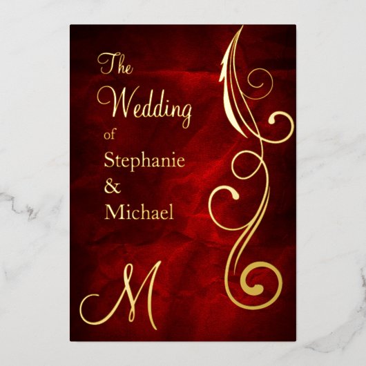 Monogram en zwijn op het Rode Weddenschap Gold Folie Uitnodiging (Voorkant)
