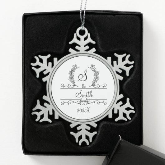 Monogram familienaam Snowflake Holiday Tin Sneeuwvlok Ornament (Kistje)