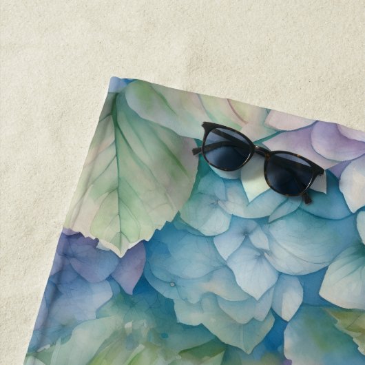 Monogram Floral Hydrangea Paars Strandlaken (In situ)