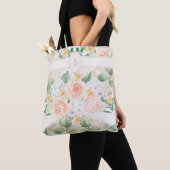 Monogram Floral Rustic Pink Typografie Tote Bag (Dichtbij)