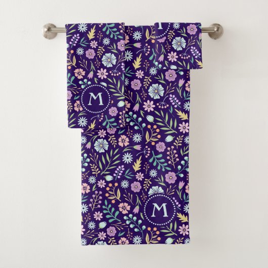Monogram Floral Whimsical Pattern Towel Set Bad Handdoek (Insitu)
