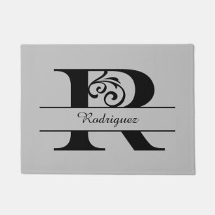 Monogram Flourish Letter R met naam Deurmat