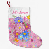 Monogram Flowers and butterfly floral design pink Kleine Kerstsok (Voorkant)