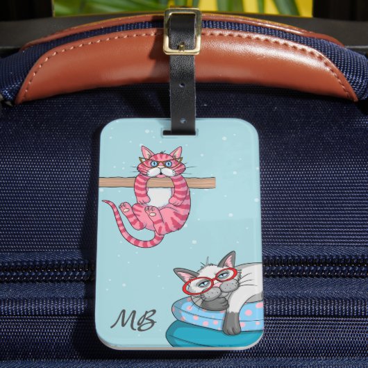 Monogram Funny Whimsical Cats Trendy Modern Bagagelabel (Voorkant Insitu 2)